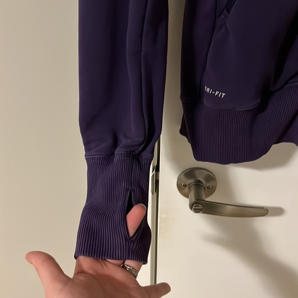 NIKE DRI FIT ZIP UP HOODIE JACKET / SWEATER - Picture 3 of 9